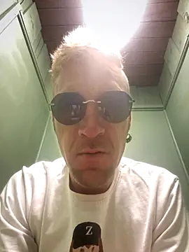 bentoverblonde online show from September 19, 1:11 pm