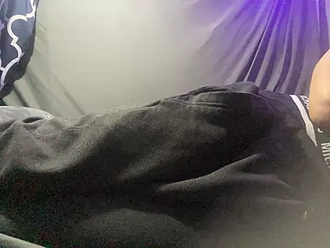 Snapshot of BigMac1596 chatting on October 22, 12:20 pm BigMac1596 online show from October 22, 12:20 pm