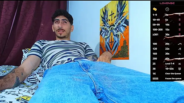 Snapshot of Thomass00 chatting on October 19, 4:17 am Thomass00 online show from October 19, 4:17 am