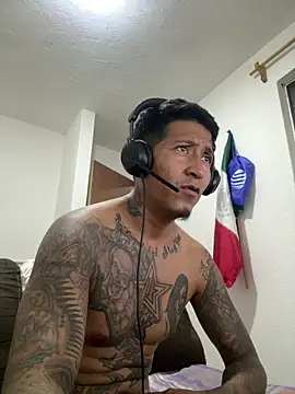 Snapshot of Daniel7131 chatting on September 19, 1:11 pm Daniel7131 online show from September 19, 1:11 pm