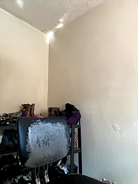 Snapshot of Daniel7131 chatting on October 31, 7:17 pm Daniel7131 online show from October 31, 7:17 pm