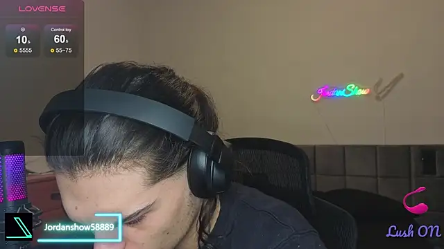 Snapshot of JordanShow chatting on January 12, 5:03 am JordanShow online show from January 12, 5:03 am