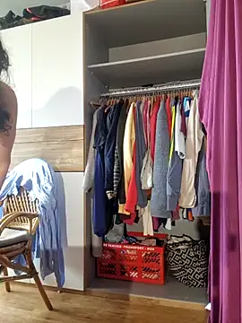 Josephine LIVE online show from April 10, 7:15 am