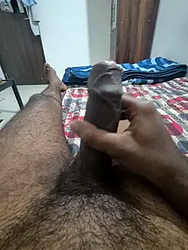 Snapshot of biggest_lund_ chatting on October 27, 12:35 am biggest lund online show from October 27, 12:35 am