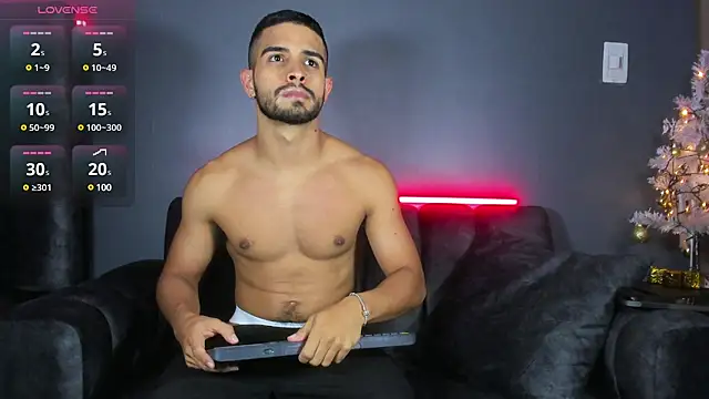 khriss brown online show from December 18, 9:18 pm