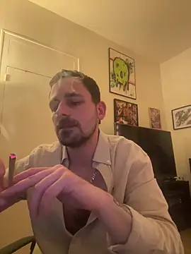 Snapshot of defbond420 chatting on October 1, 10:35 pm defbond420 online show from October 1, 10:35 pm