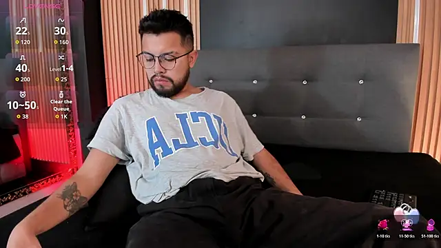 LuccaMallard online show from April 18, 12:06 pm