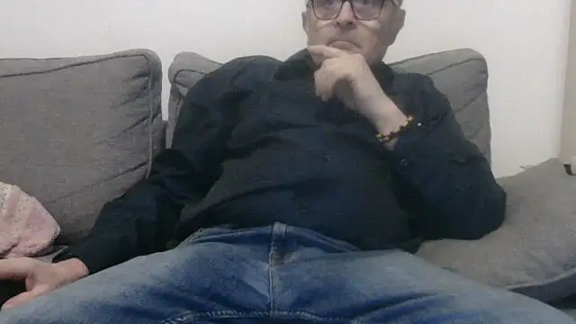 Snapshot of Bretoncool chatting on November 1, 8:35 pm Bretoncool online show from November 1, 8:35 pm