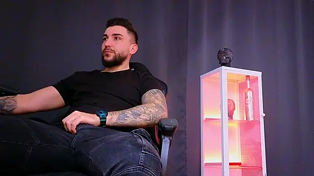 Snapshot of MightyAaron66 chatting on January 2, 5:57 am MightyAaron66 online show from January 2, 5:57 am