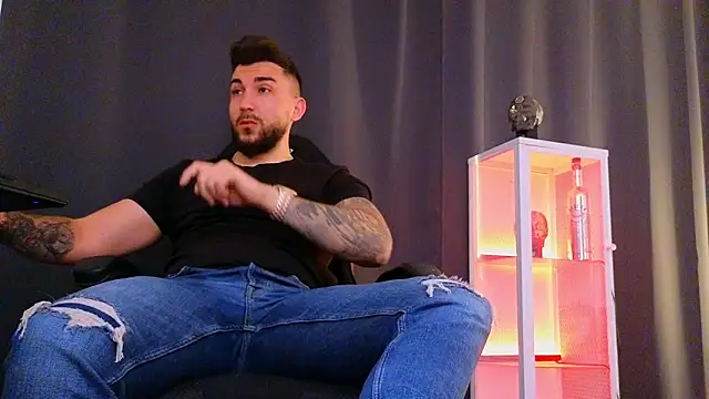 Snapshot of MightyAaron66 chatting on January 30, 7:39 am MightyAaron66 online show from January 30, 7:39 am