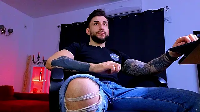 MightyAaron66 online show from February 14, 3:18 pm