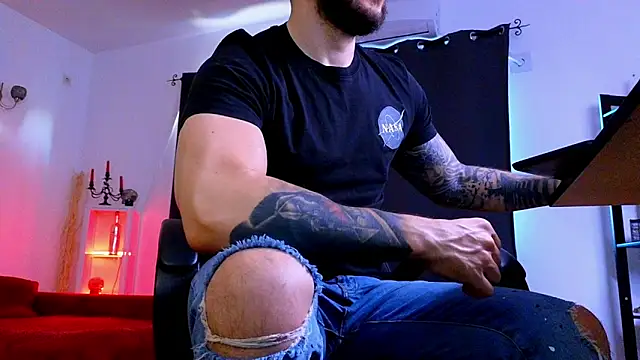 MightyAaron66 online show from April 26, 4:10 am