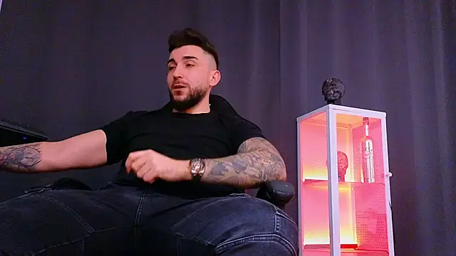 Snapshot of MightyAaron66 chatting on January 22, 6:20 pm MightyAaron66 online show from January 22, 6:20 pm