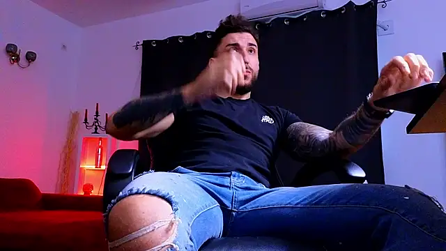 MightyAaron66 online show from November 11, 6:29 am