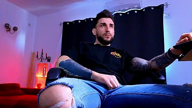 MightyAaron66 online show from February 3, 6:22 am