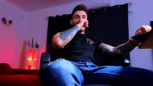 Snapshot of MightyAaron66 chatting on October 3, 3:00 am MightyAaron66 online show from October 3, 3:00 am