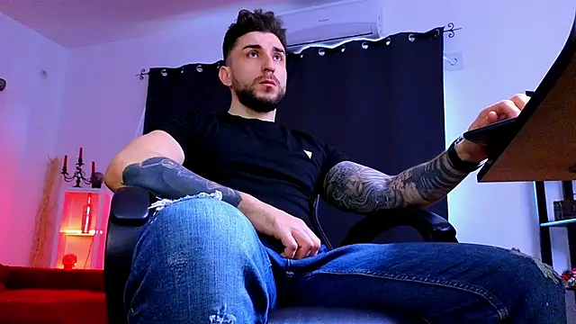 MightyAaron66 online show from March 30, 10:27 am