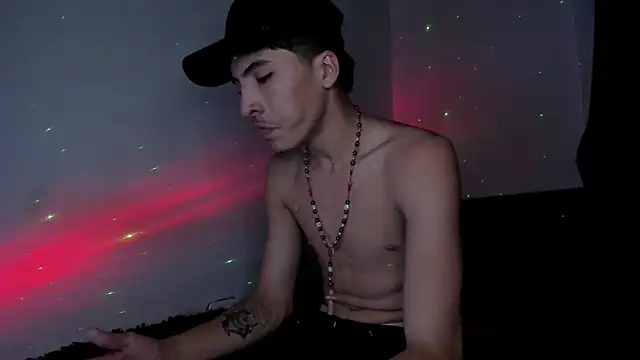 HeellBoy  online show from May 26, 6:09 am