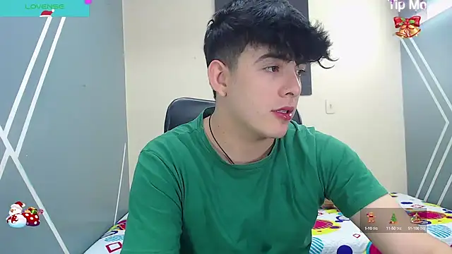 Snapshot of nolan_twink1 chatting on December 11, 6:05 pm nolan twink1 online show from December 11, 6:05 pm