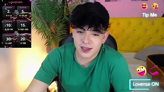 Snapshot of nolan_twink1 chatting on January 24, 5:53 pm nolan twink1 online show from January 24, 5:53 pm