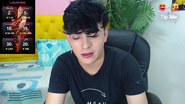 Snapshot of nolan_twink1 chatting on February 18, 5:33 pm nolan twink1 online show from February 18, 5:33 pm