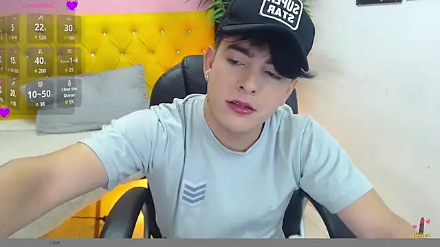 Snapshot of nolan_twink1 chatting on January 29, 6:18 pm nolan twink1 online show from January 29, 6:18 pm