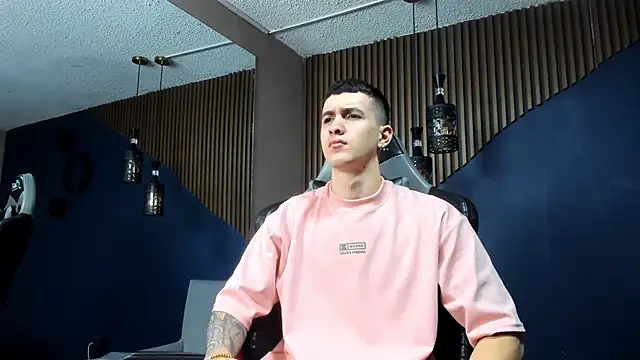 JacksonOlsenn online show from January 14, 11:42 am