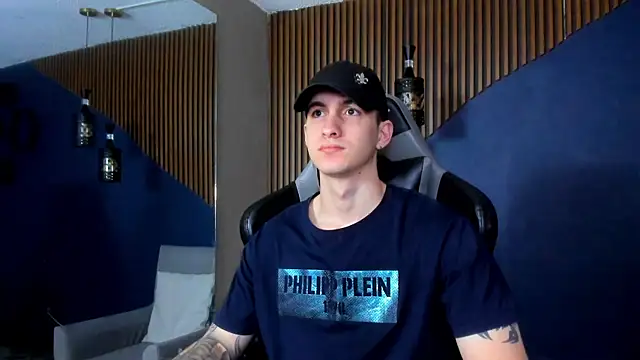 JacksonOlsenn online show from December 22, 12:16 pm