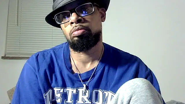 Snapshot of WhiskeyWood_DuhGOD chatting on October 22, 2:04 am WhiskeyWood DuhGOD online show from October 22, 2:04 am