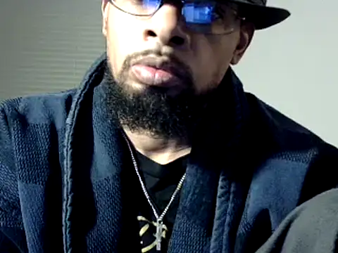 Snapshot of WhiskeyWood_DuhGOD chatting on December 14, 3:40 am WhiskeyWood DuhGOD online show from December 14, 3:40 am
