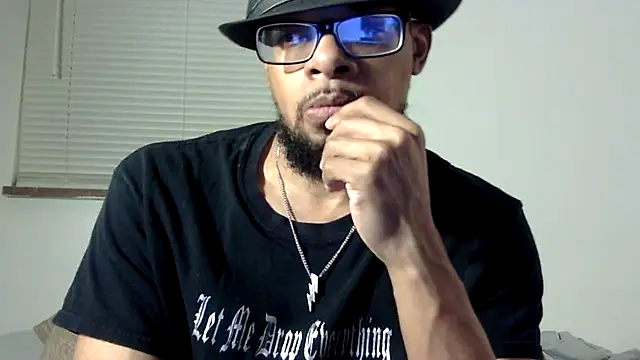 Snapshot of WhiskeyWood_DuhGOD chatting on September 21, 1:39 am WhiskeyWood DuhGOD online show from September 21, 1:39 am