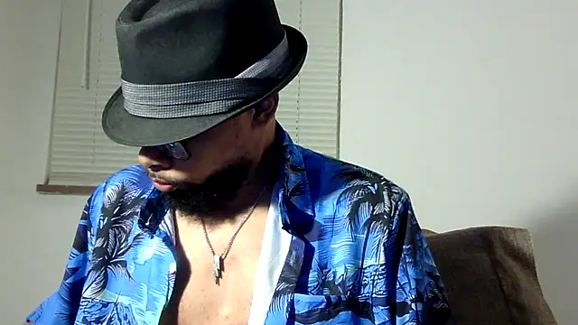 Snapshot of WhiskeyWood_DuhGOD chatting on September 14, 1:18 am WhiskeyWood DuhGOD online show from September 14, 1:18 am