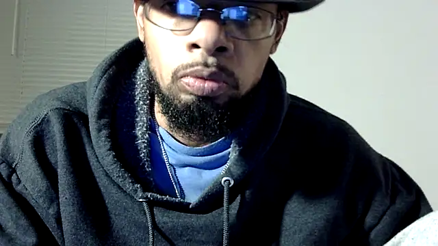 Snapshot of WhiskeyWood_DuhGOD chatting on February 23, 2:56 am WhiskeyWood DuhGOD online show from February 23, 2:56 am