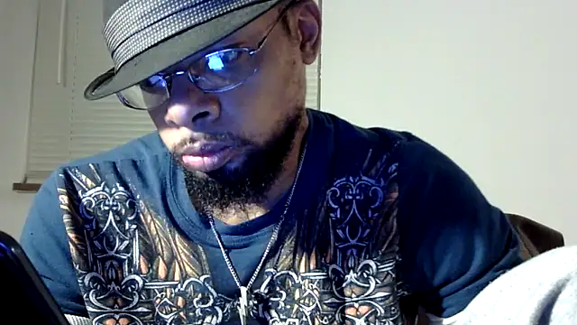 Snapshot of WhiskeyWood_DuhGOD chatting on February 18, 3:53 am WhiskeyWood DuhGOD online show from February 18, 3:53 am