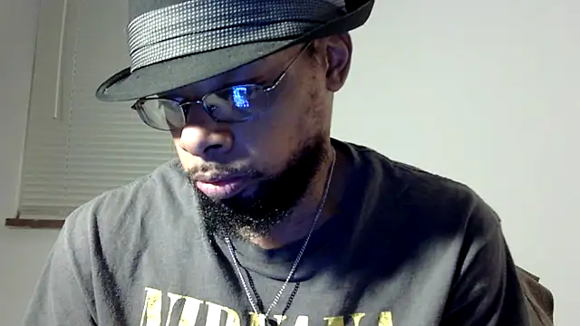 Snapshot of WhiskeyWood_DuhGOD chatting on February 25, 3:31 am WhiskeyWood DuhGOD online show from February 25, 3:31 am