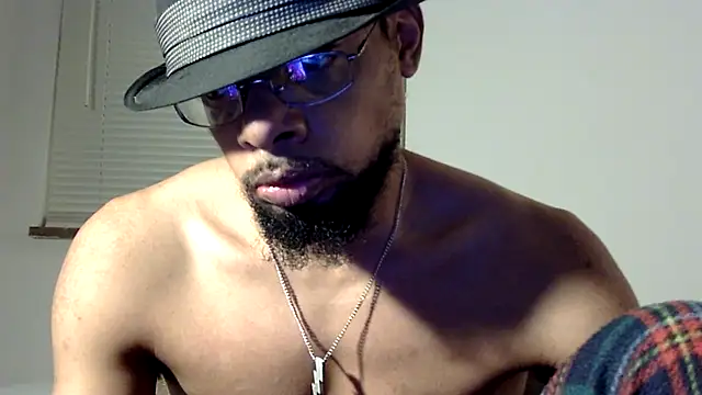 Snapshot of WhiskeyWood_DuhGOD chatting on February 21, 3:34 am WhiskeyWood DuhGOD online show from February 21, 3:34 am