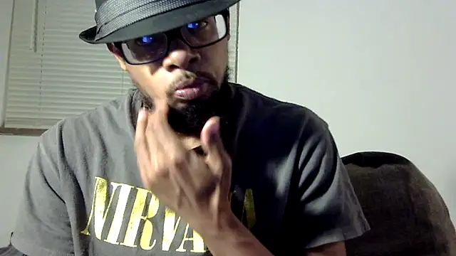 Snapshot of WhiskeyWood_DuhGOD chatting on October 16, 1:35 am WhiskeyWood DuhGOD online show from October 16, 1:35 am