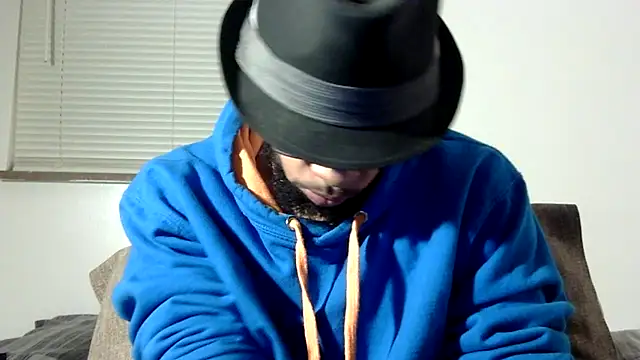 Snapshot of WhiskeyWood_DuhGOD chatting on October 25, 2:35 am WhiskeyWood DuhGOD online show from October 25, 2:35 am