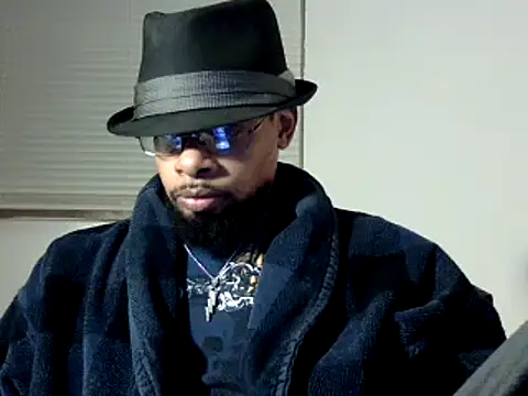 Snapshot of WhiskeyWood_DuhGOD chatting on December 20, 3:25 am WhiskeyWood DuhGOD online show from December 20, 3:25 am