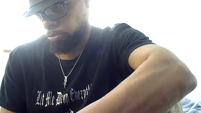 Snapshot of WhiskeyWood_DuhGOD chatting on September 19, 4:51 pm WhiskeyWood DuhGOD online show from September 19, 4:51 pm