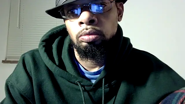 Snapshot of WhiskeyWood_DuhGOD chatting on February 12, 3:29 am WhiskeyWood DuhGOD online show from February 12, 3:29 am