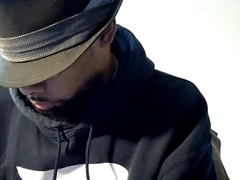 Snapshot of WhiskeyWood_DuhGOD chatting on December 18, 5:21 pm WhiskeyWood DuhGOD online show from December 18, 5:21 pm