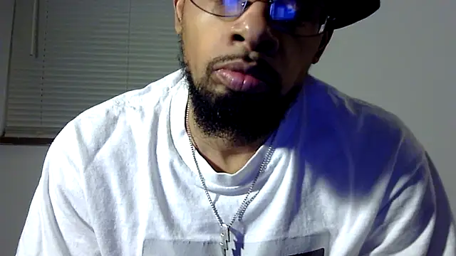 Snapshot of WhiskeyWood_DuhGOD chatting on March 4, 3:33 am WhiskeyWood DuhGOD online show from March 4, 3:33 am