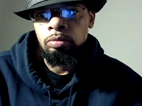 Snapshot of WhiskeyWood_DuhGOD chatting on December 16, 2:04 am WhiskeyWood DuhGOD online show from December 16, 2:04 am