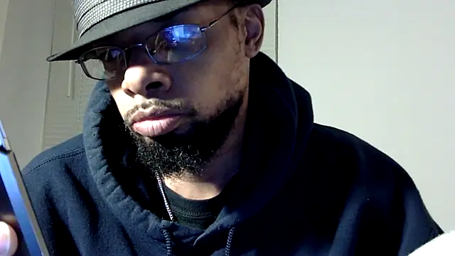 Snapshot of WhiskeyWood_DuhGOD chatting on March 3, 2:22 am WhiskeyWood DuhGOD online show from March 3, 2:22 am