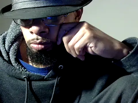 Snapshot of WhiskeyWood_DuhGOD chatting on December 24, 3:27 am WhiskeyWood DuhGOD online show from December 24, 3:27 am