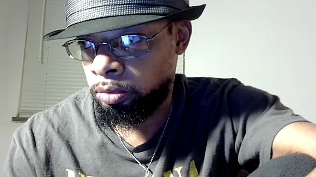 Snapshot of WhiskeyWood_DuhGOD chatting on February 1, 3:41 am WhiskeyWood DuhGOD online show from February 1, 3:41 am