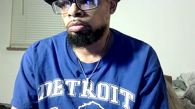 Snapshot of WhiskeyWood_DuhGOD chatting on October 14, 1:23 am WhiskeyWood DuhGOD online show from October 14, 1:23 am