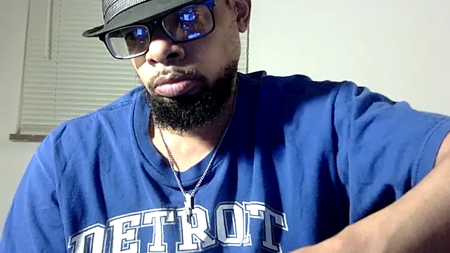 Snapshot of WhiskeyWood_DuhGOD chatting on October 15, 1:24 am WhiskeyWood DuhGOD online show from October 15, 1:24 am