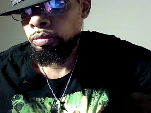 Snapshot of WhiskeyWood_DuhGOD chatting on December 29, 2:17 am WhiskeyWood DuhGOD online show from December 29, 2:17 am